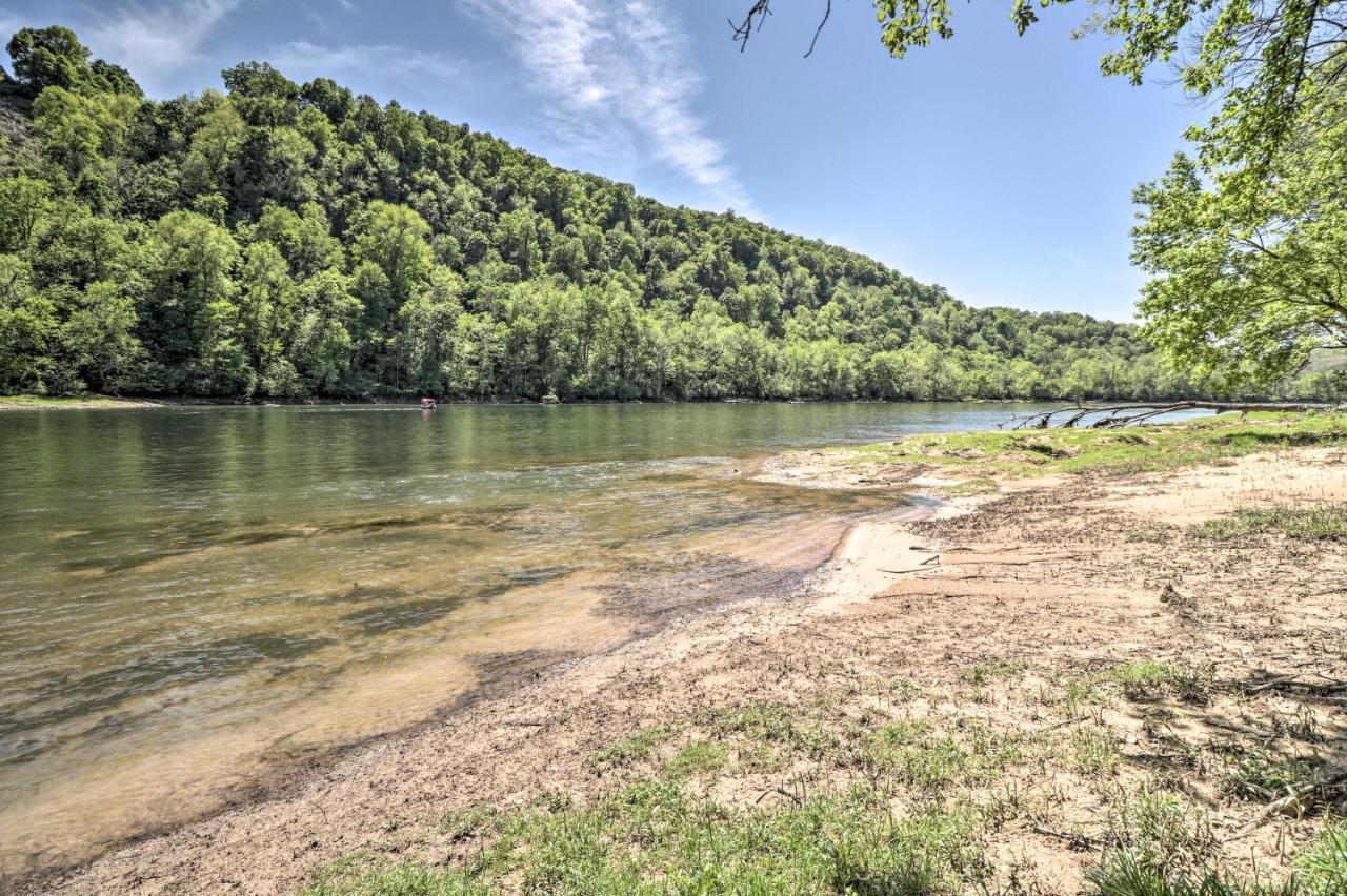 Lakeview Escape With Direct White River Access! Exterior photo