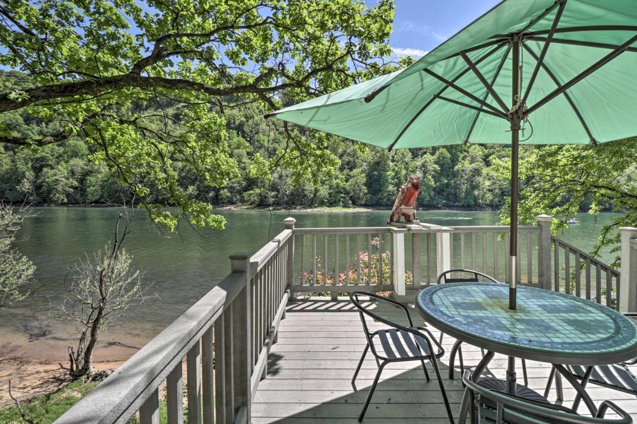 Lakeview Escape With Direct White River Access! Exterior photo